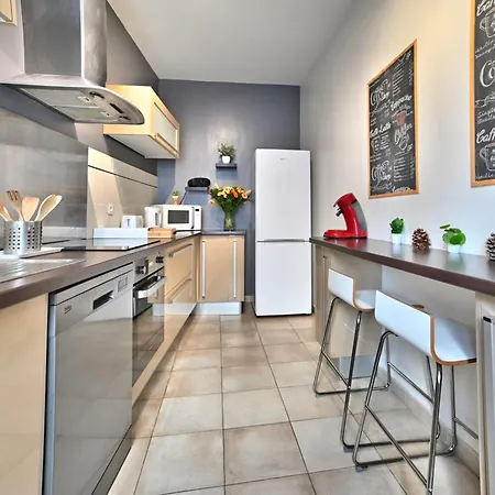 Lägenhet La Terrasse - Parking Gratuit - Fibre - Rdc - Centre Saintes