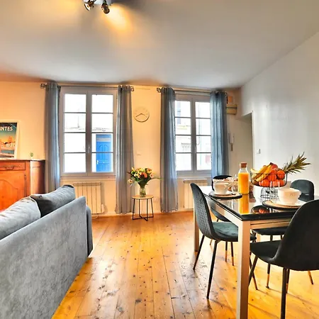 La Terrasse - Parking Gratuit - Fibre - Rdc - Centre * Saintes